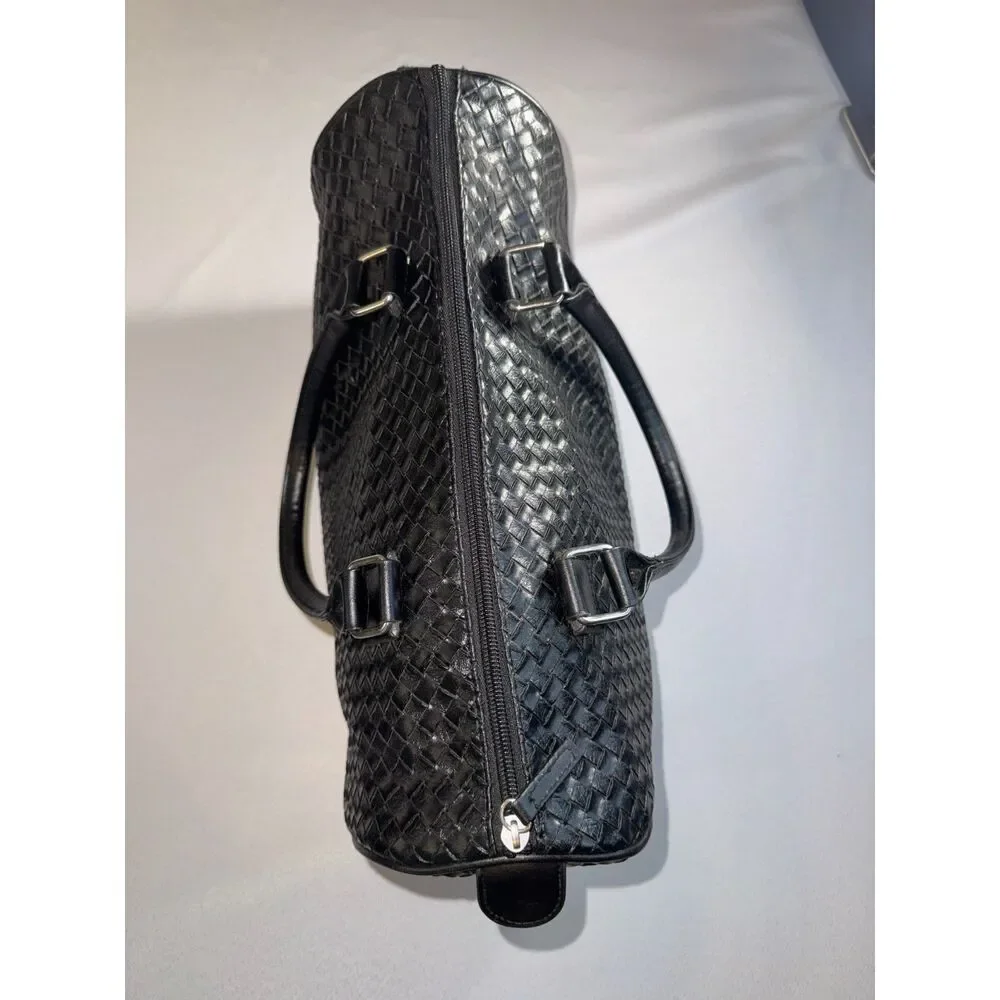 Paris Hilton Purse, Black woven faux leather, Pink interior, medium